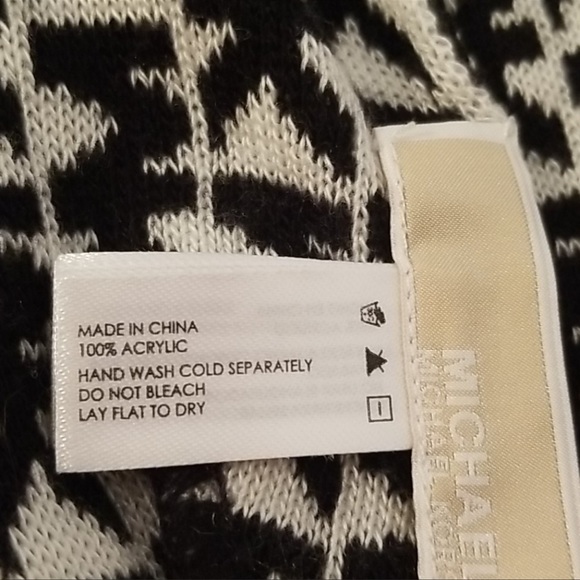 Michael Kors Knit Beanie Hat - Picture 6 of 7